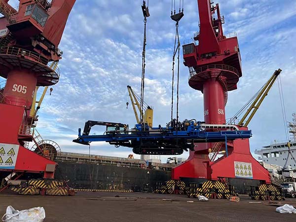 Shandong Rizhao Exports Large Machinery and Equipment to Dubai